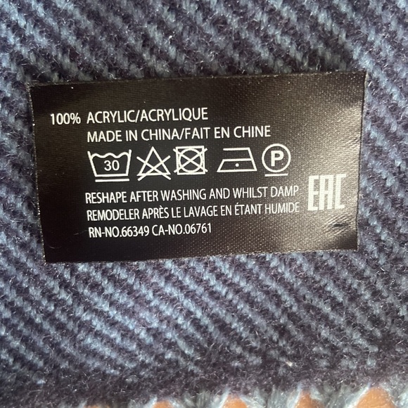 Blue Plaid Scarf - Excellent Condition. Washed but Never Warn. - Picture 5 of 5